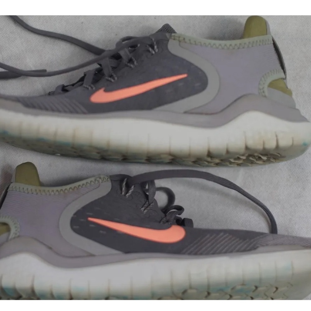 Women US Size 9 - Nike Free RN 2018 Gunsmoke Crimson Pulse 942337-005